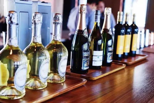 星巴克賣酒了 快來(lái)看看這家 星巴克酒吧 的空間設(shè)計(jì)